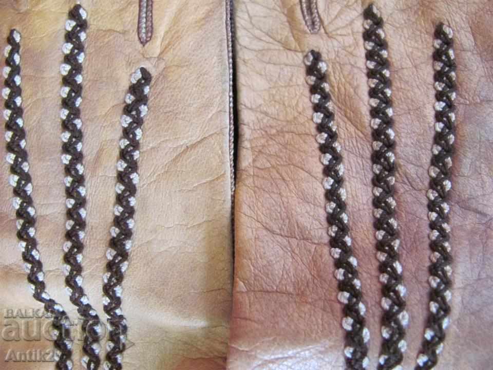 30 Women's Leather Gloves Germany with price 40.00 BGN | € 20.45