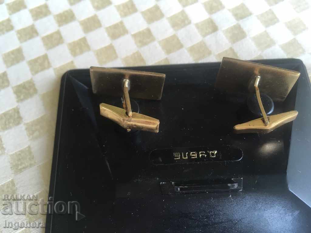 Delivery of HANDLING BOTTLES Delivery of HANDLING BOTTLES