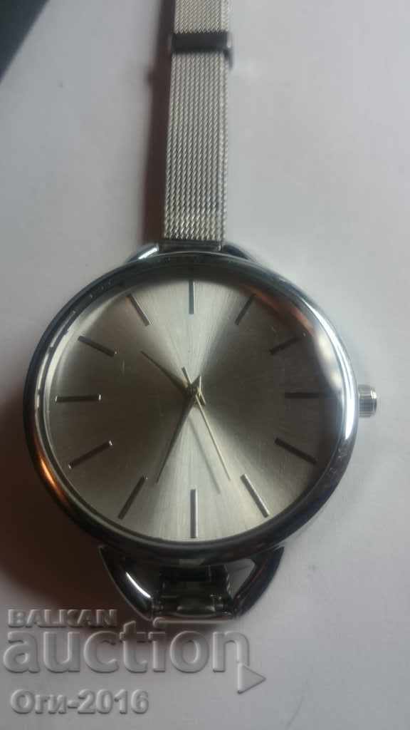 Auction Ladies watch Auction Ladies watch