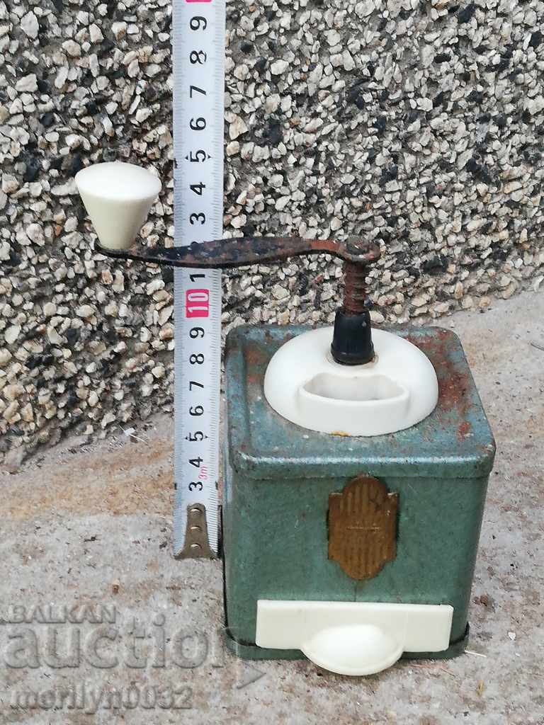 An old spice mill, coffee, black pepper with price 39.00 BGN | € 19.94 An old spice mill, coffee, black pepper with price 39.00 BGN | € 19.94