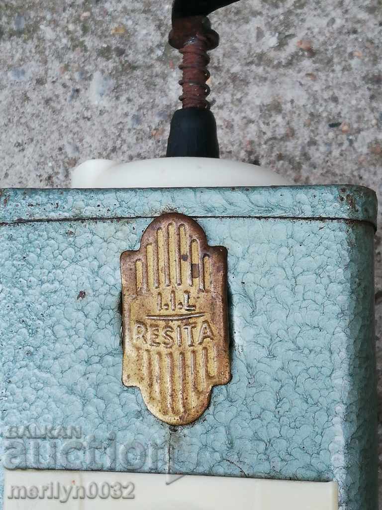 An old spice mill, coffee, black pepper - 7 An old spice mill, coffee, black pepper - 7