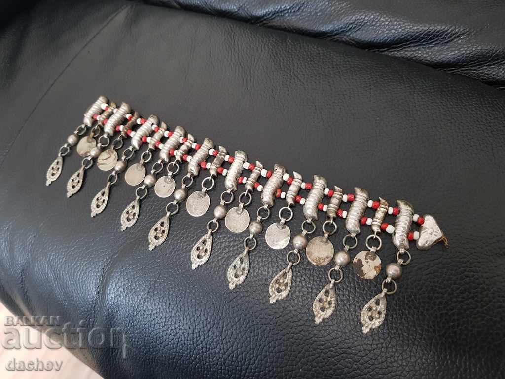 Аукцион Сребърен Възрожденски прочелник трепка накит носия Аукцион Сребърен Възрожденски прочелник трепка накит носия