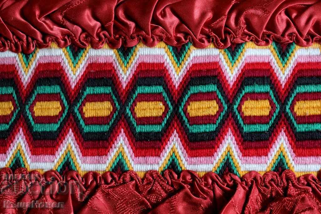 . OLD BEAUTIFUL CROWN BUCKET BLADE with price 35.00 BGN | € 17.90 . OLD BEAUTIFUL CROWN BUCKET BLADE with price 35.00 BGN | € 17.90