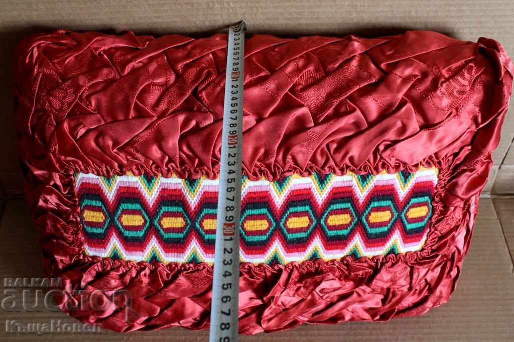 Auction . OLD BEAUTIFUL CROWN BUCKET BLADE Auction . OLD BEAUTIFUL CROWN BUCKET BLADE