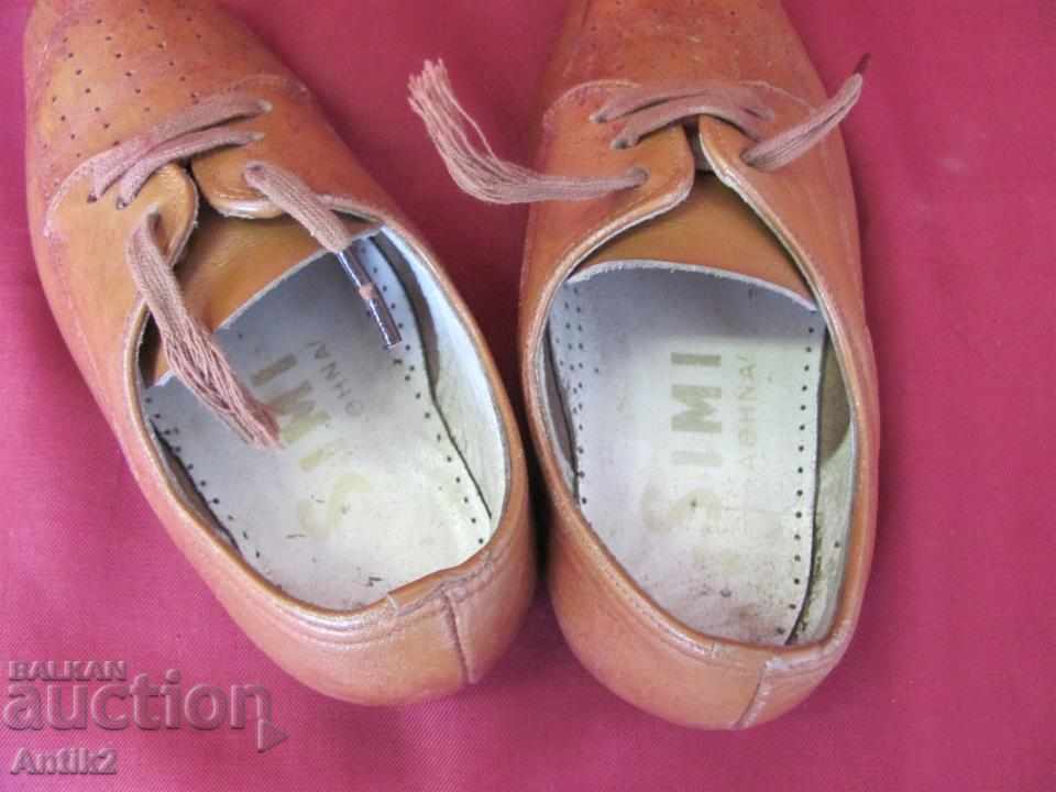 Auction 30 Original Children's Hat and Children's Leather Shoes Auction 30 Original Children's Hat and Children's Leather Shoes