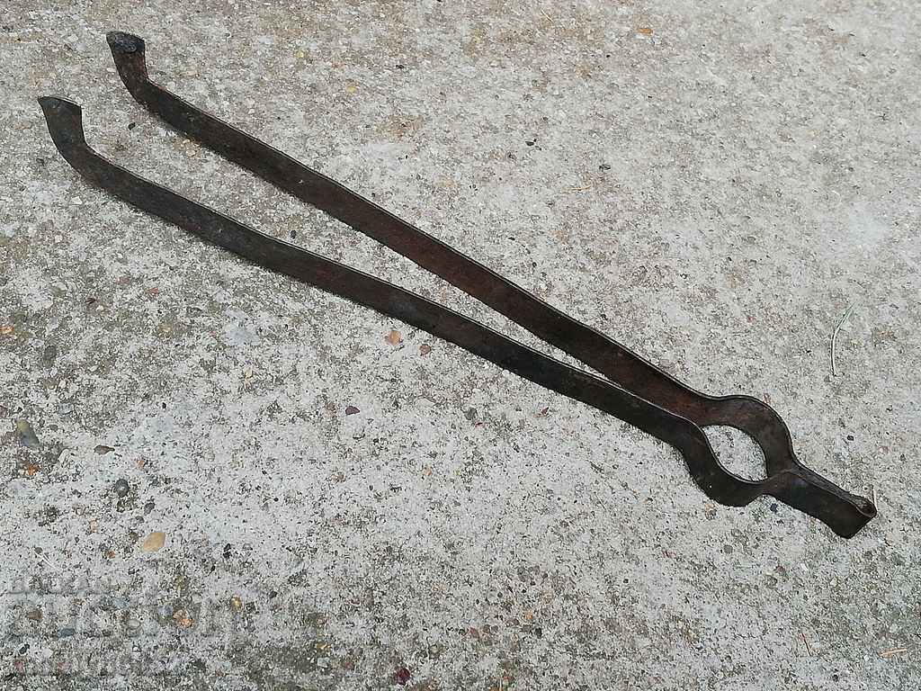 Old dilaf, mash, wrought iron for a furnace with price 25.00 BGN | € 12.78 Old dilaf, mash, wrought iron for a furnace with price 25.00 BGN | € 12.78