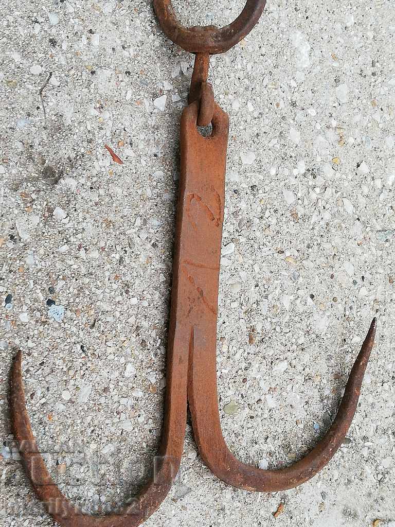 Delivery of An old forged scraping hook, double twin