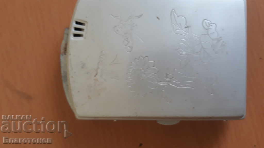 Auction  Tobacco lighter