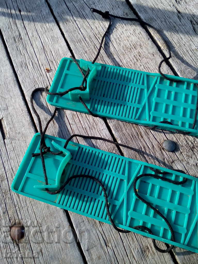 Copii vechi pentru copii cu preț 30.00 BGN | € 15.34 Copii vechi pentru copii cu preț 30.00 BGN | € 15.34