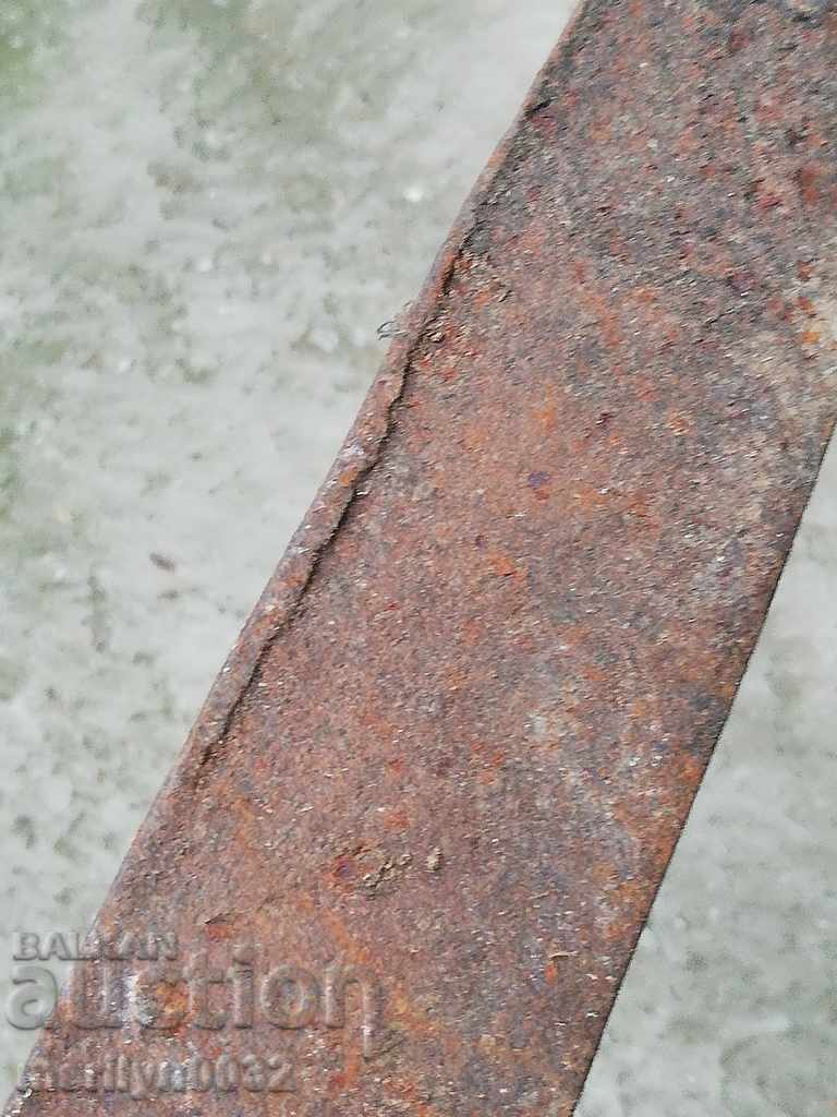 Delivery of An old blade without a sharp blade