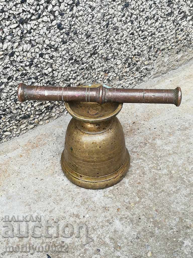 Παλιά χάλκινο γουδί με το γουδοχέρι, γουδί με τιμή 67.00 BGN | € 34.26 Παλιά χάλκινο γουδί με το γουδοχέρι, γουδί με τιμή 67.00 BGN | € 34.26