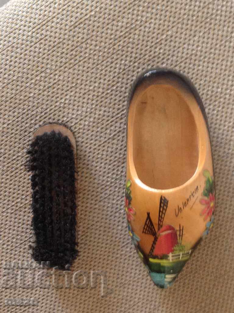 Wooden wall brush - painted with price 34.00 BGN | € 17.38 Wooden wall brush - painted with price 34.00 BGN | € 17.38