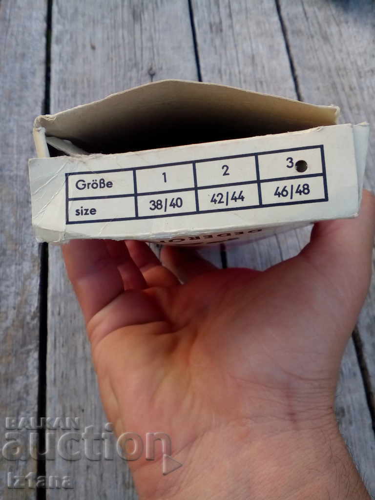 Licitație Bărbații vechi împletesc PANTY