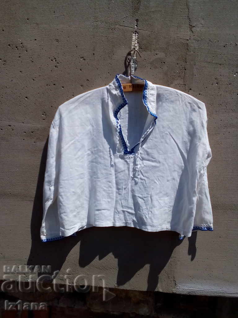 Delivery of Old children's shirt, shirts for folk costume Delivery of Old children's shirt, shirts for folk costume