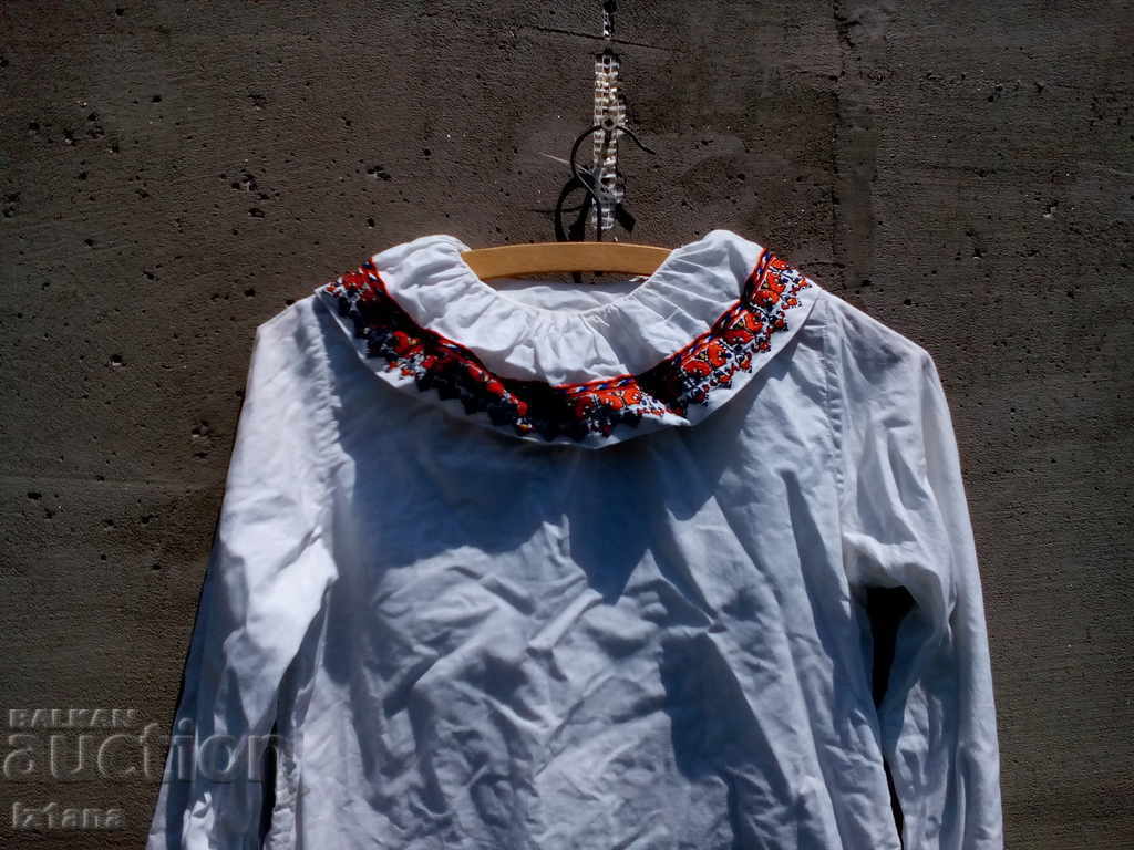 Old female ethnic shirt with price 30.00 BGN | € 15.34 Old female ethnic shirt with price 30.00 BGN | € 15.34