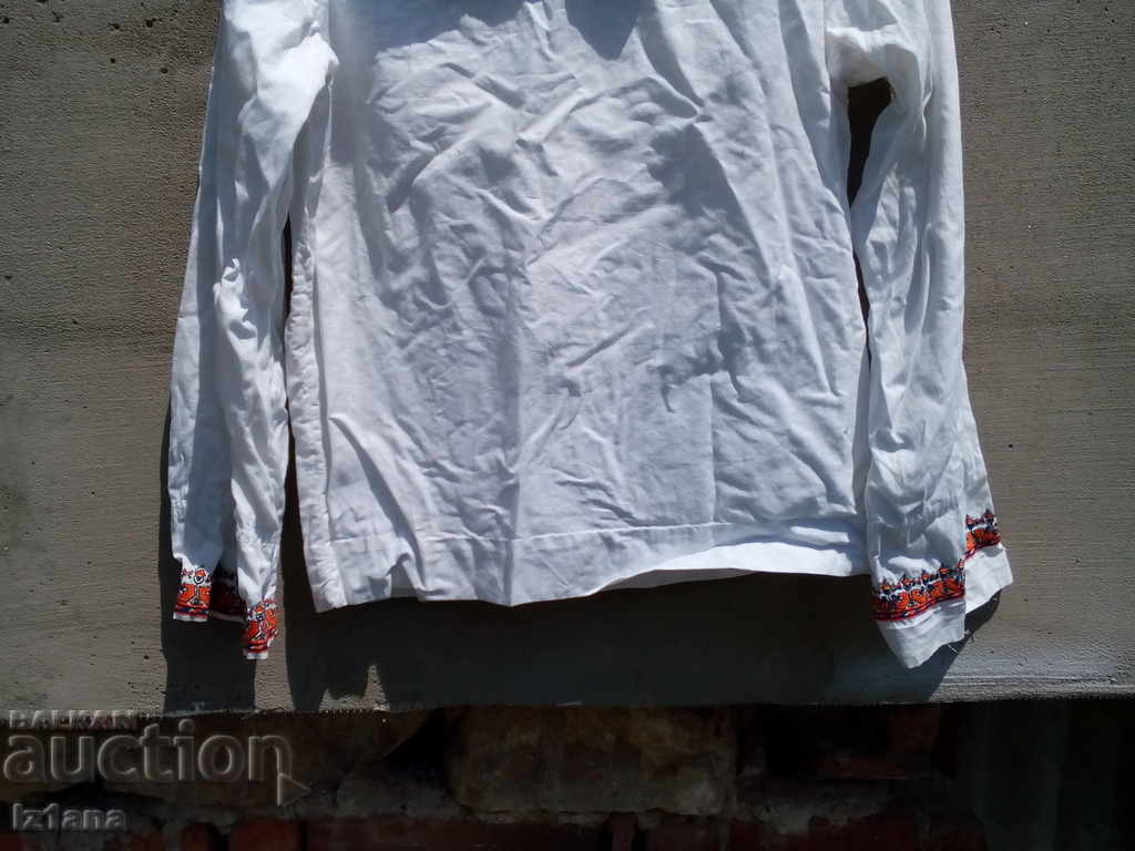 Auction Old female ethnic shirt Auction Old female ethnic shirt