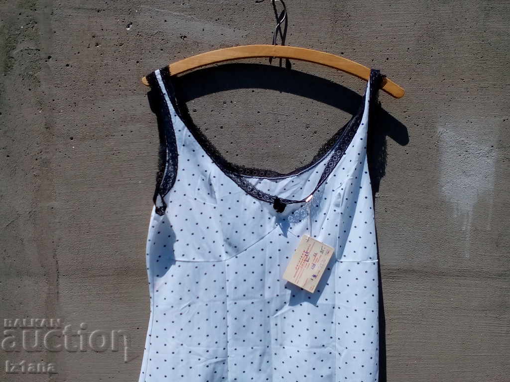 Old ladies dress with price 12.00 BGN | € 6.14 Old ladies dress with price 12.00 BGN | € 6.14