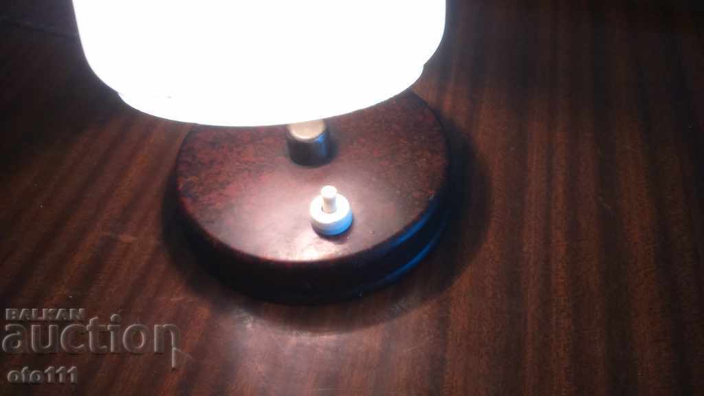 Auction  STARA BAKELITE LAMP