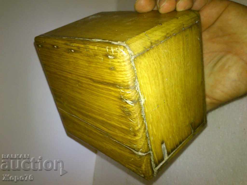 Delivery of Old WOODEN PURSE Master Handmade! Delivery of Old WOODEN PURSE Master Handmade!
