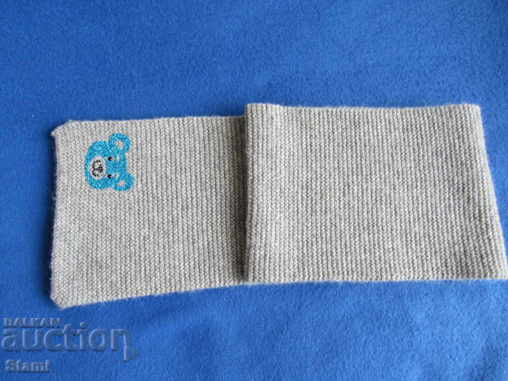 Delivery of Gray children's shawl, 100% organic wool, Mongolia-9 Delivery of Gray children's shawl, 100% organic wool, Mongolia-9