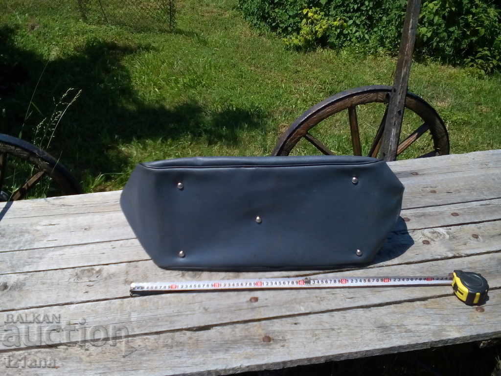 Auction Old bag, Leda bag Auction Old bag, Leda bag