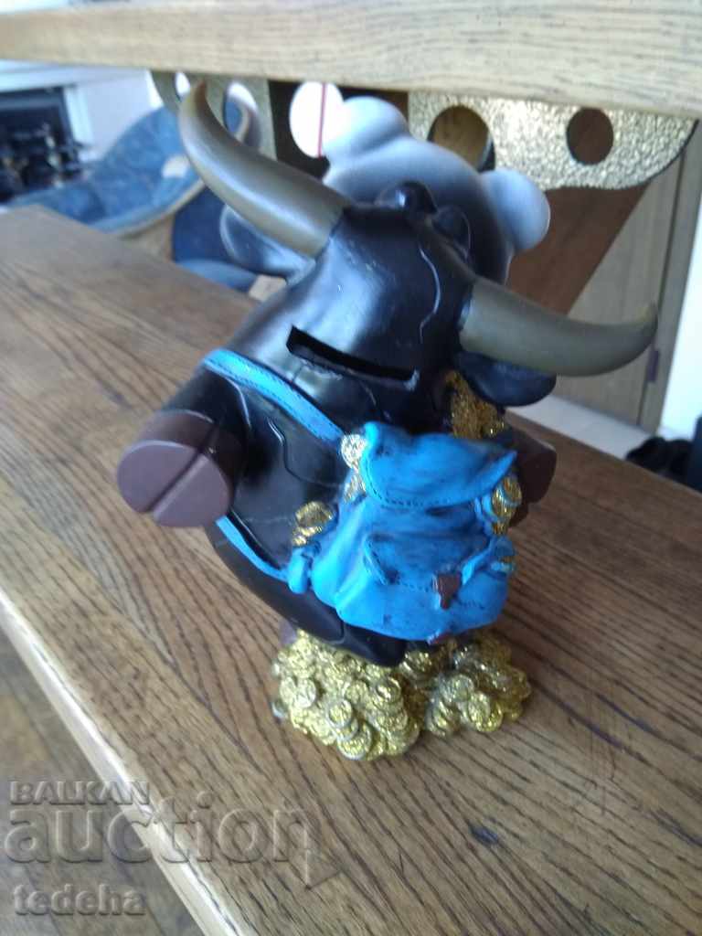 INTERIOR FIGURE - CASSETTE - 5