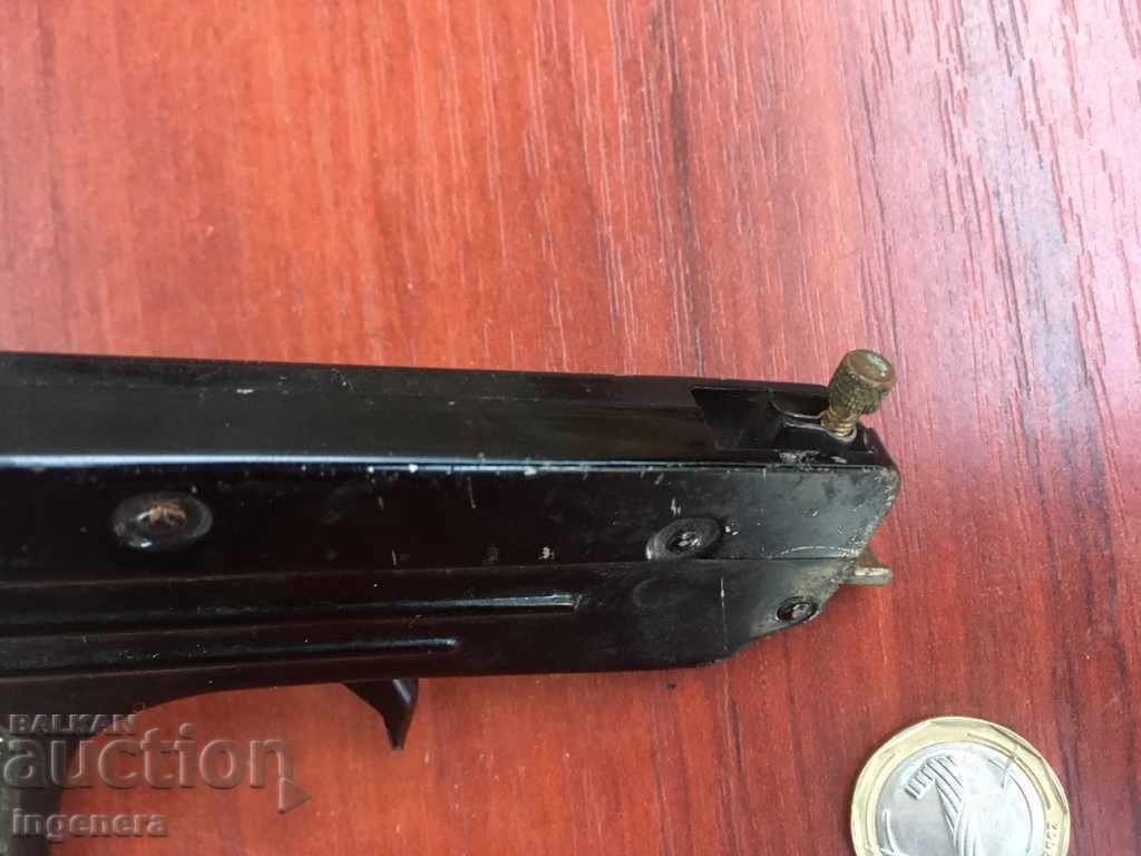 Delivery of GIRL METAL PISTOL WORKS WITHOUT PUKA Delivery of GIRL METAL PISTOL WORKS WITHOUT PUKA