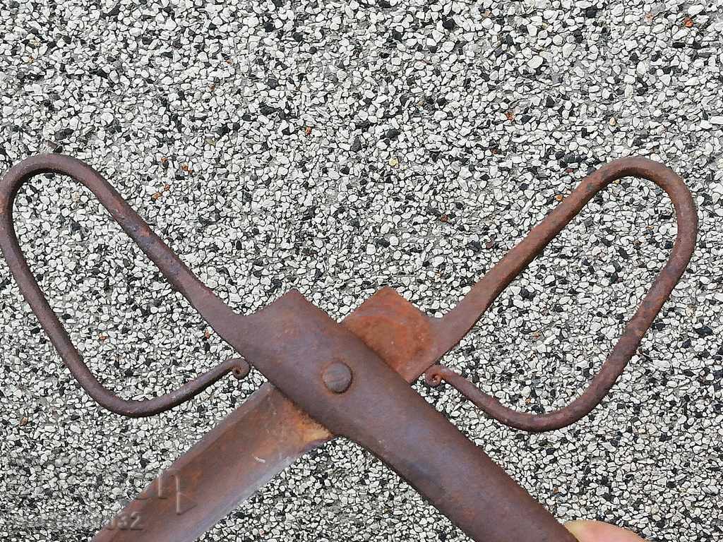 Delivery of Renaissance forged scissors, wrought iron