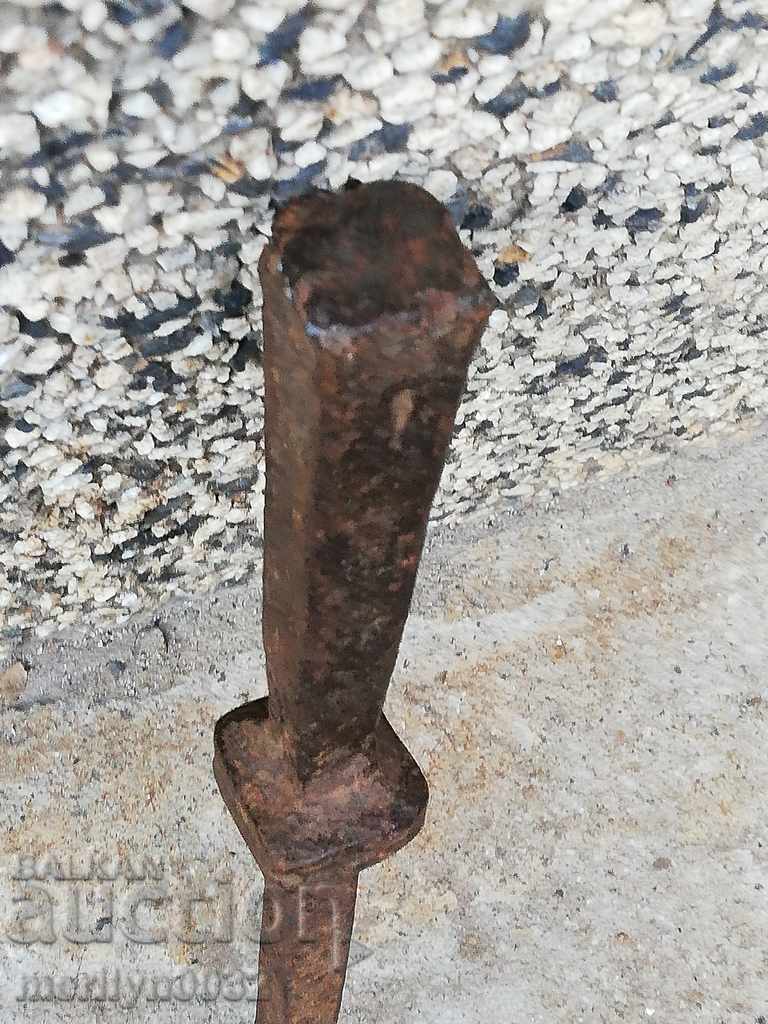 A primitive anvil for hair peeling - 6