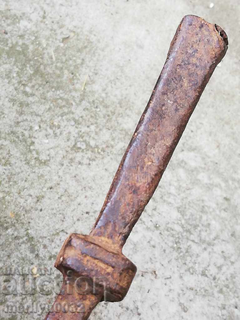 A primitive anvil for hair peeling - 7