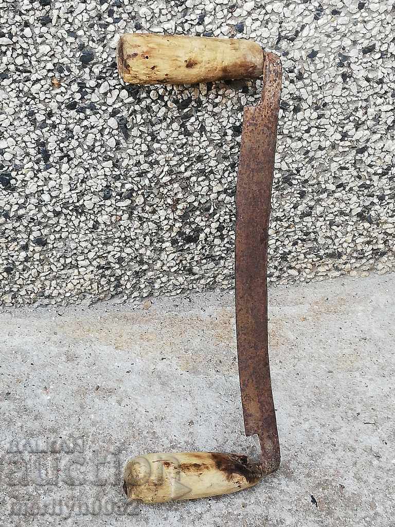 Vechi din fier forjat lemn instrument RUKAN razatoare cu preț 41.00 BGN | € 20.96 Vechi din fier forjat lemn instrument RUKAN razatoare cu preț 41.00 BGN | € 20.96