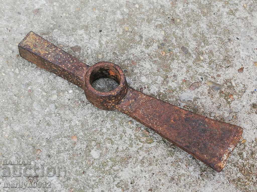 Old hammer hammer, ax, torso, young, torcum, lom with price 39.00 BGN | € 19.94 Old hammer hammer, ax, torso, young, torcum, lom with price 39.00 BGN | € 19.94