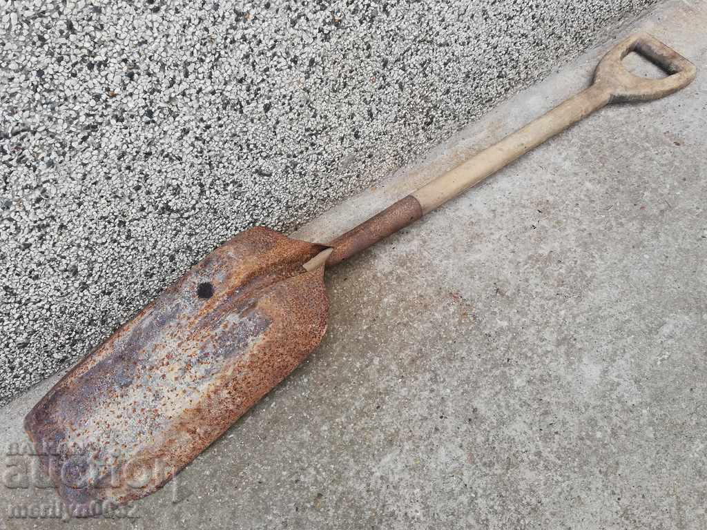 Auction Shovel for coal from an old locomotive kettle, wrought iron Auction Shovel for coal from an old locomotive kettle, wrought iron