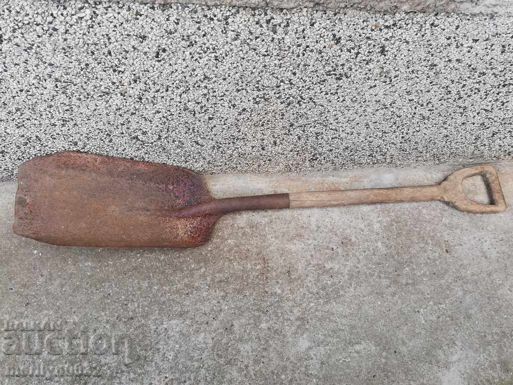 Shovel for coal from an old locomotive kettle, wrought iron - 7 Shovel for coal from an old locomotive kettle, wrought iron - 7