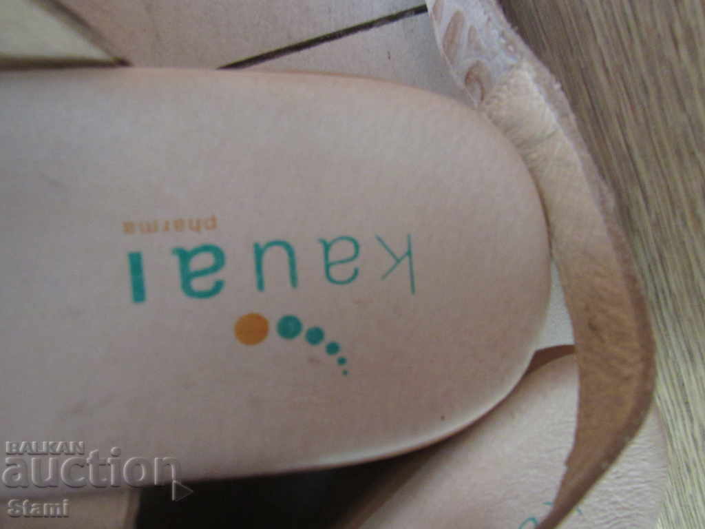 Licitație Sandale spaniole noi, mărimea 40