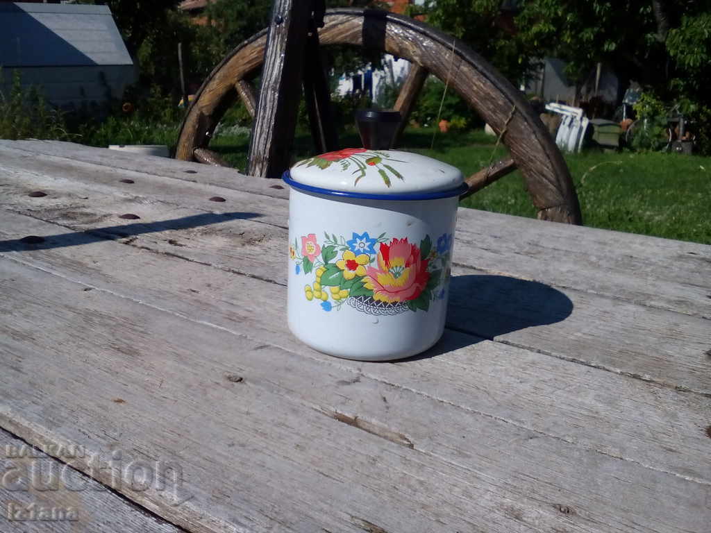 Παλιά σμαλτωμένο κύπελλο, κύπελλο με τιμή 20.00 BGN | € 10.23 Παλιά σμαλτωμένο κύπελλο, κύπελλο με τιμή 20.00 BGN | € 10.23