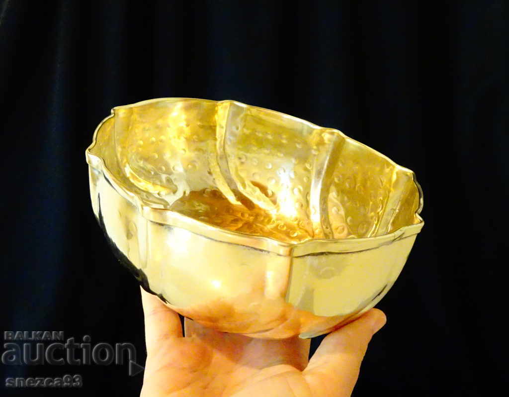 Bronze fruit bowl, salad bowl, beautiful forged relief with price 26.00 BGN | € 13.29 Bronze fruit bowl, salad bowl, beautiful forged relief with price 26.00 BGN | € 13.29