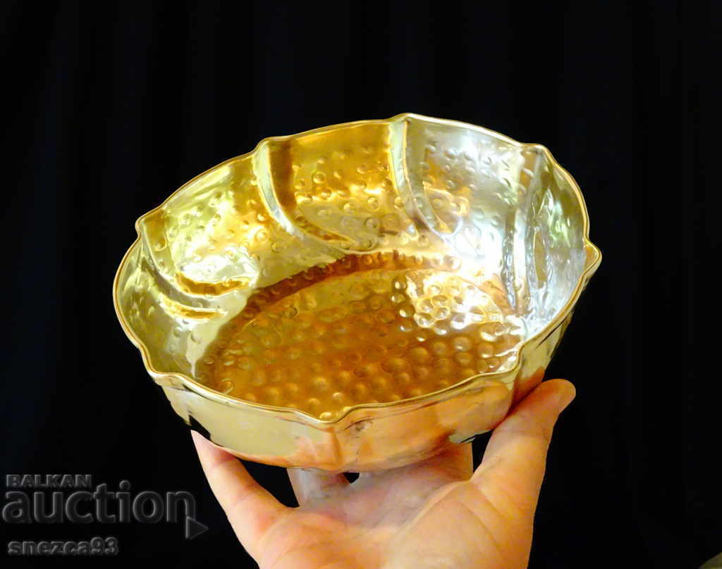 Delivery of Bronze fruit bowl, salad bowl, beautiful forged relief Delivery of Bronze fruit bowl, salad bowl, beautiful forged relief