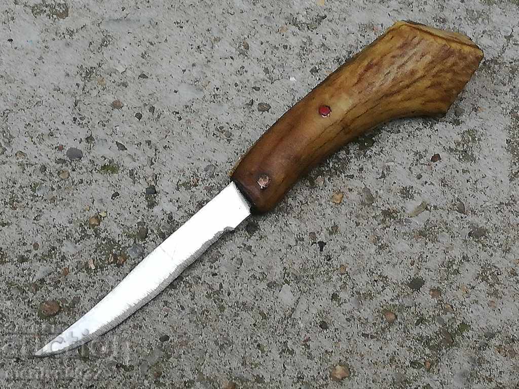 Delivery of Old knife with a deer handle knife blade blade Delivery of Old knife with a deer handle knife blade blade