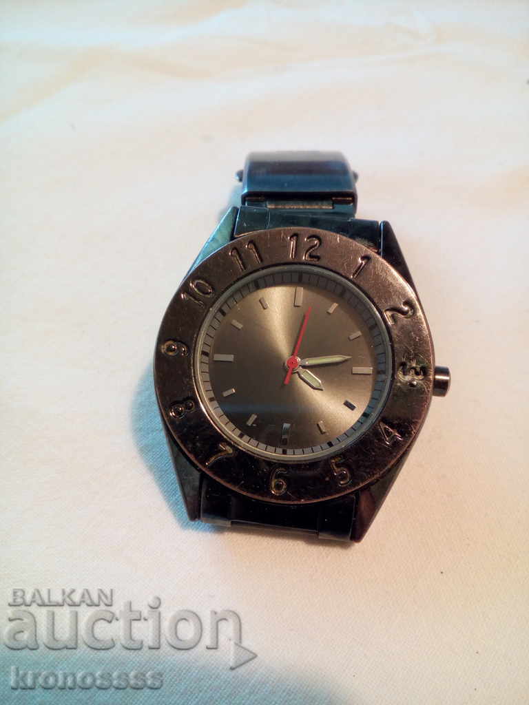 Clock AVON with price 15.00 BGN | € 7.67 Clock AVON with price 15.00 BGN | € 7.67