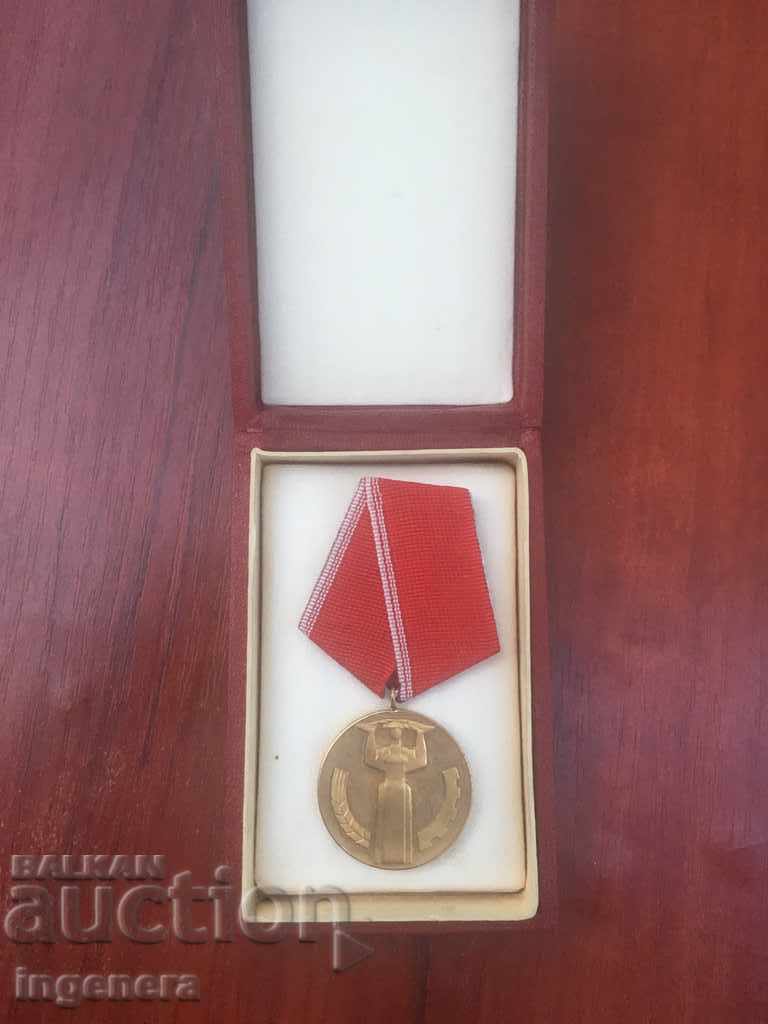 Livrarea COMANDA CU CUTIE SI CARTE Livrarea COMANDA CU CUTIE SI CARTE