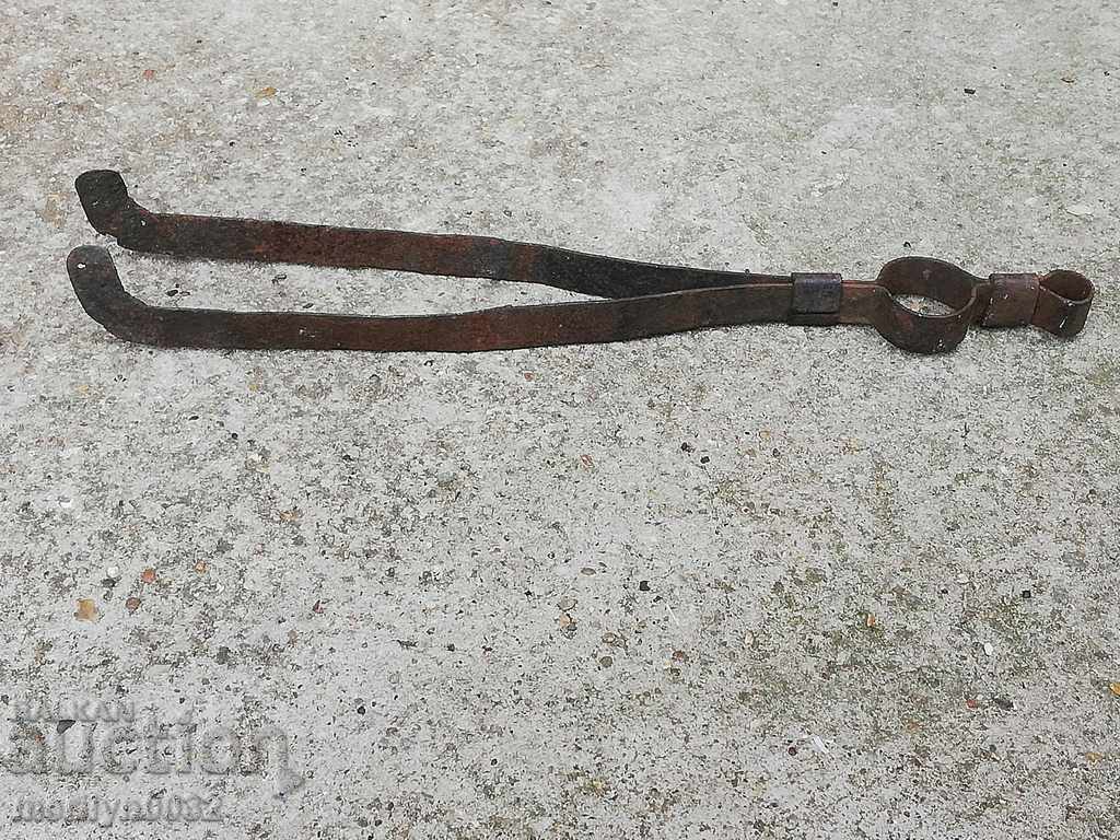 Auction Old dilaf, mash, wrought iron for a furnace Auction Old dilaf, mash, wrought iron for a furnace