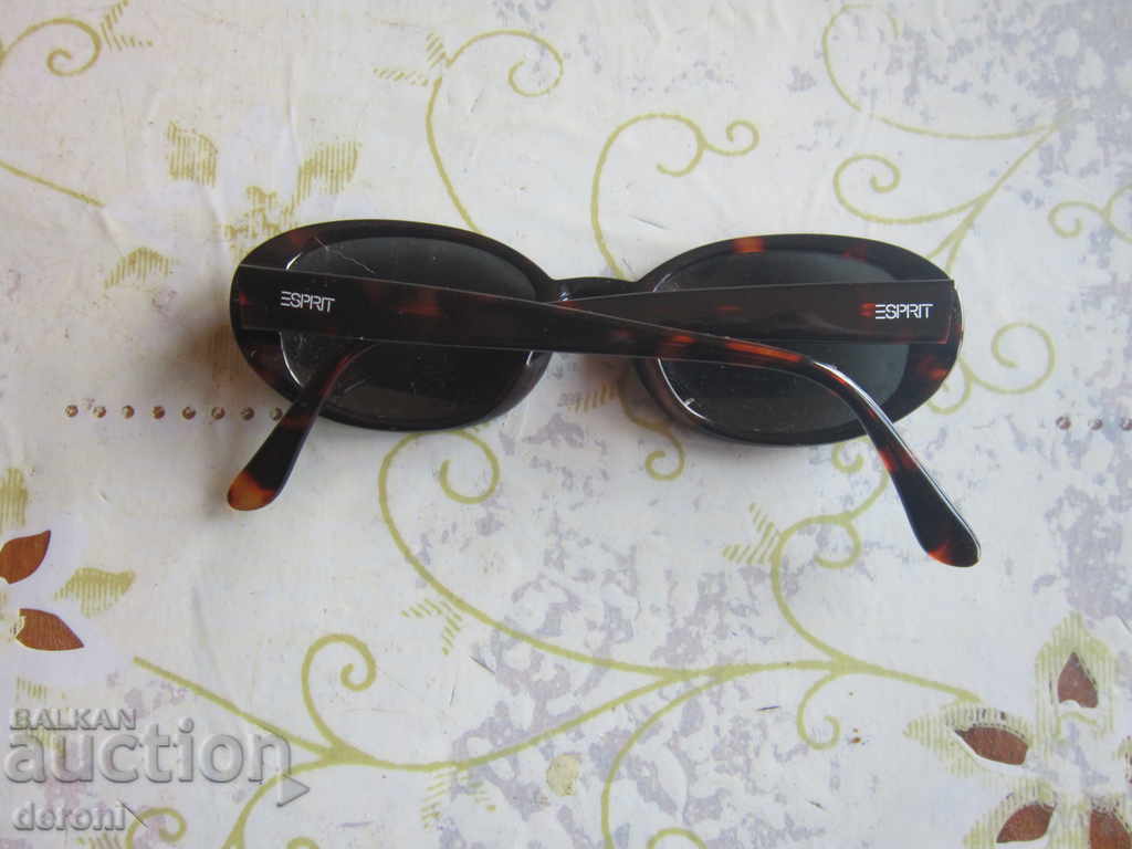 Great sunglasses Esprit amber with price 20.00 BGN | € 10.23 Great sunglasses Esprit amber with price 20.00 BGN | € 10.23