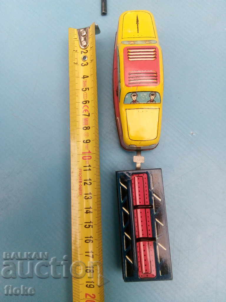 Delivery of Tin toy-locomotive Delivery of Tin toy-locomotive