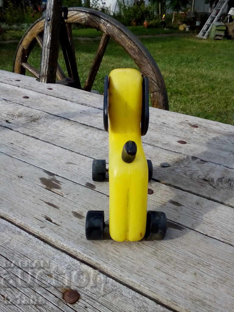 Delivery of Old toy, dog Delivery of Old toy, dog