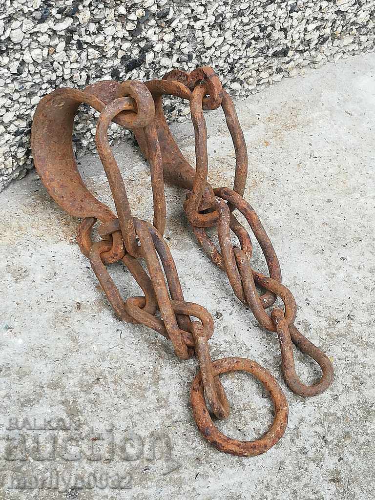 Pair of buckles, shackles, chain, wrought iron with price 46.00 BGN | € 23.52 Pair of buckles, shackles, chain, wrought iron with price 46.00 BGN | € 23.52
