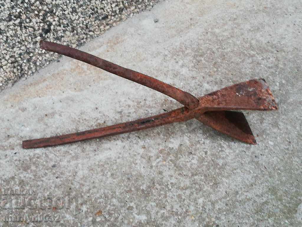Auction Old forging pliers, wrought iron, wrought iron Auction Old forging pliers, wrought iron, wrought iron
