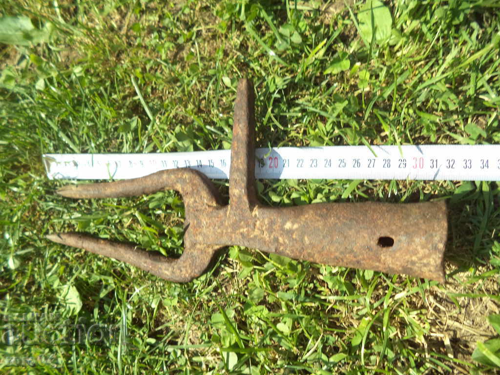 OLD HANDMADE FORGED MACHINE - TWO-TOOTH - BEEF VILLA - 5 OLD HANDMADE FORGED MACHINE - TWO-TOOTH - BEEF VILLA - 5