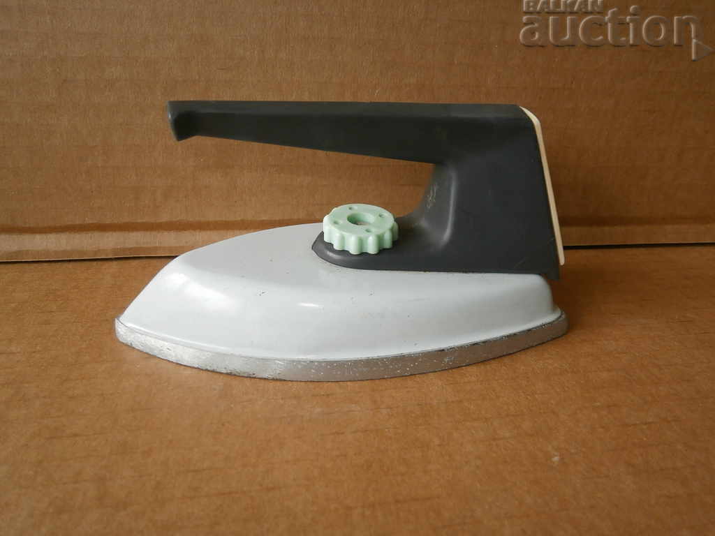 iron metal toy 70s soc sheet metal toy with price 21.00 BGN | € 10.74 iron metal toy 70s soc sheet metal toy with price 21.00 BGN | € 10.74