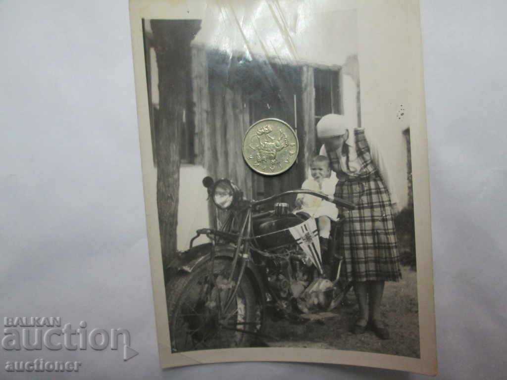 Delivery of RARE PHOTO, OLD MOTOR MOTORCYCLE